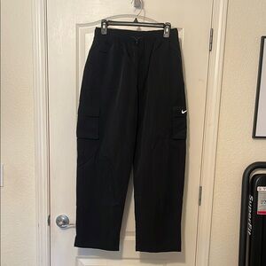 Nike Black Cargo Pants for Versatile Style